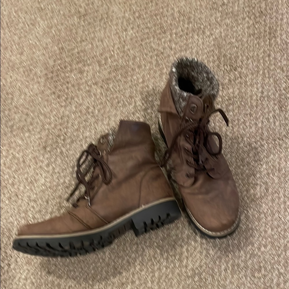 White Mountain Brown Winter Boots with Rugged Sole